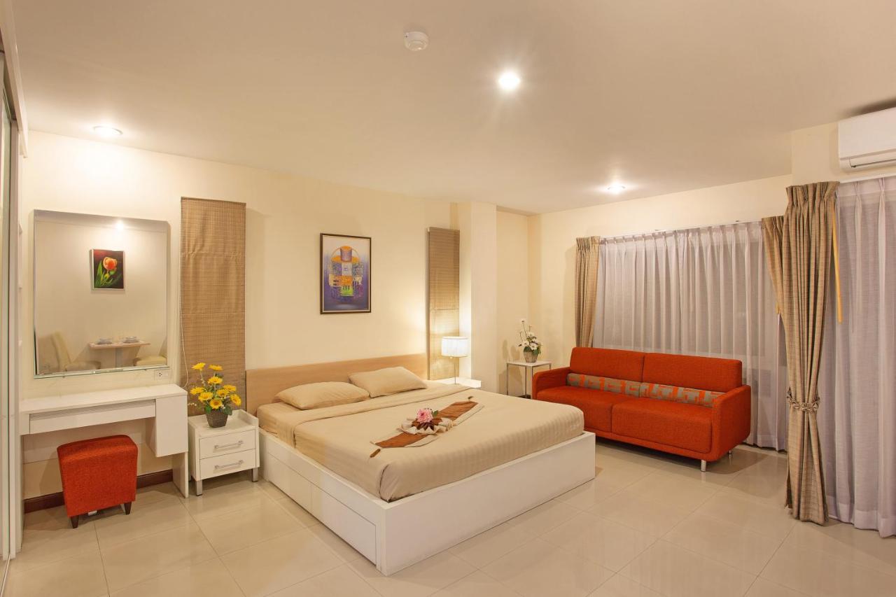 C-House & Residence Hotel Amata City Pluak Daeng Exteriör bild