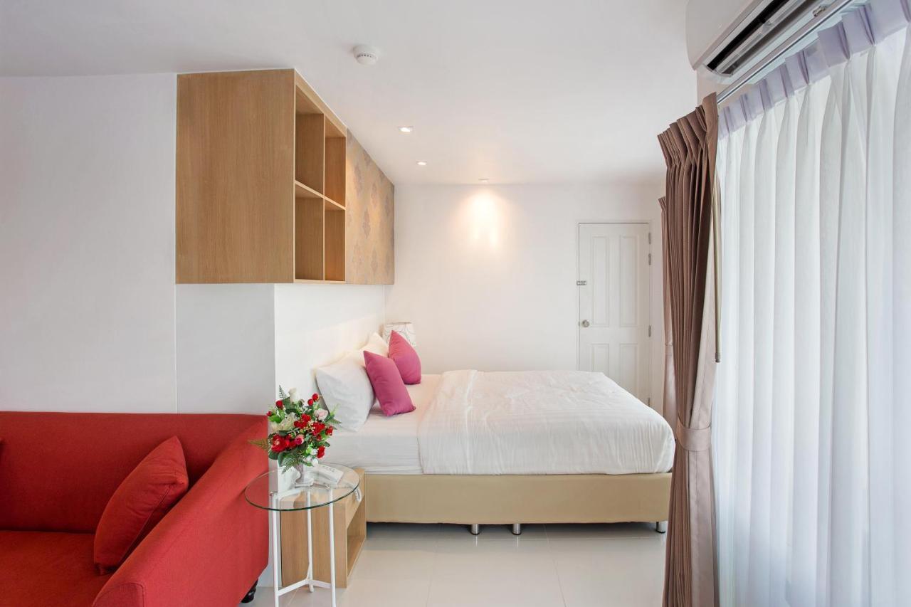 C-House & Residence Hotel Amata City Pluak Daeng Exteriör bild