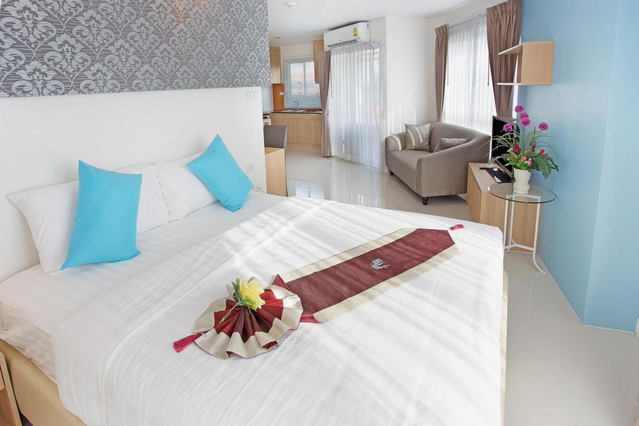 C-House & Residence Hotel Amata City Pluak Daeng Exteriör bild